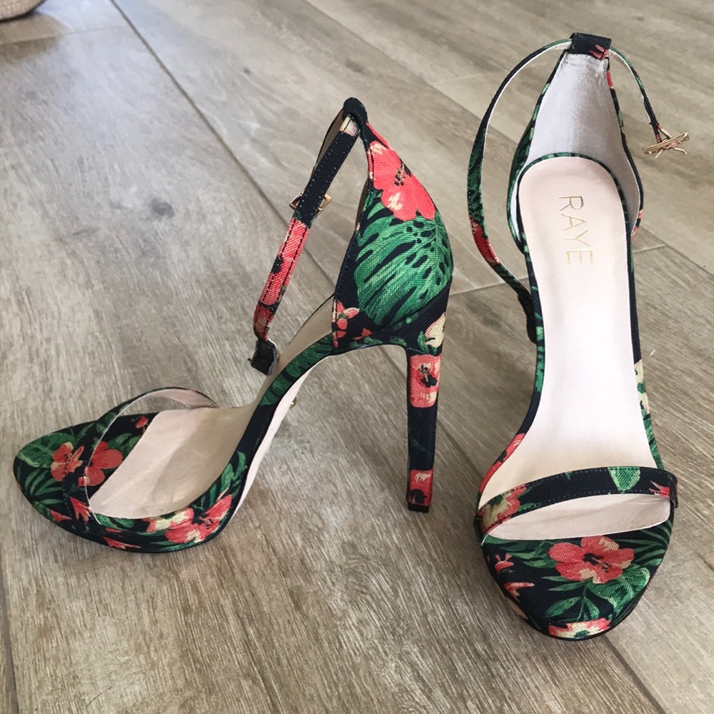 RAYE floral sandals 🍒